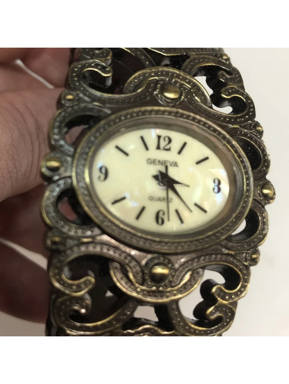 Geneva Cuff Womens Watch Working gold tone sw-273